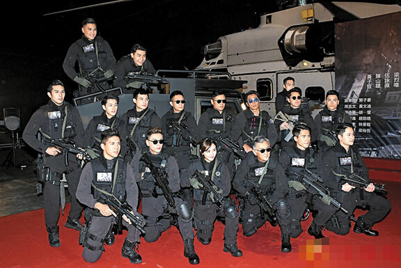 王敏德等以飞虎队造型现身新浪娱乐讯 北京时间5月17日消息,据香港