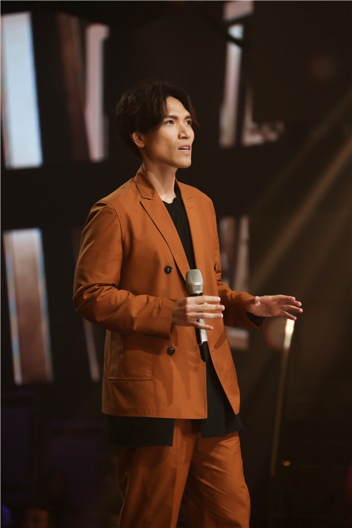 韩红《我想和你唱》找到减肥偶像， 杨宗纬粉丝听歌瘦40斤