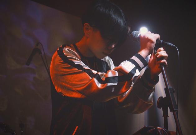 包子dabozz登上成都草莓音乐节,为嘻哈文化爱好者带去了不一样的说唱