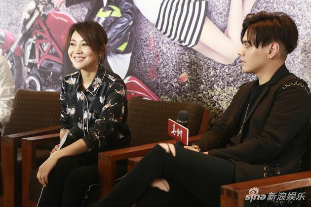 闫妮杜天皓上海见面会默契应答犀利问题