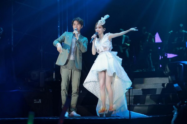 吴克羣特地向剧组请假,担任王心凌演唱会嘉宾