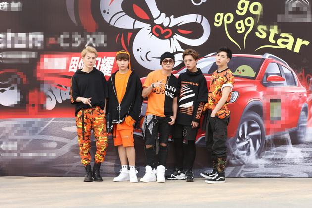 ZERO-G男团帅气亮相