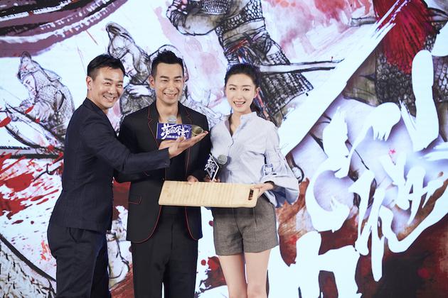 万茜出席《荡寇风云》首映 戚夫人现场欺负人