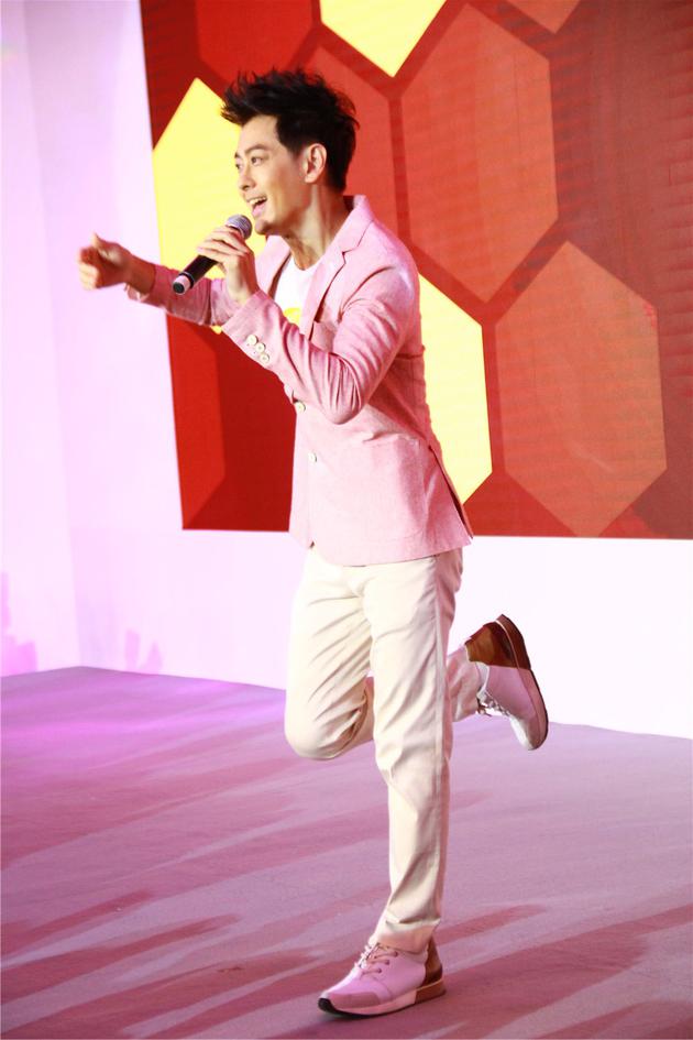 林志颖手舞足蹈