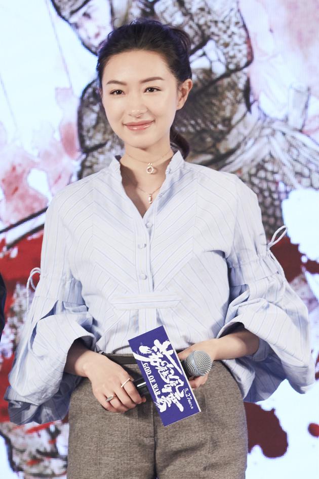万茜出席《荡寇风云》首映 戚夫人现场欺负人