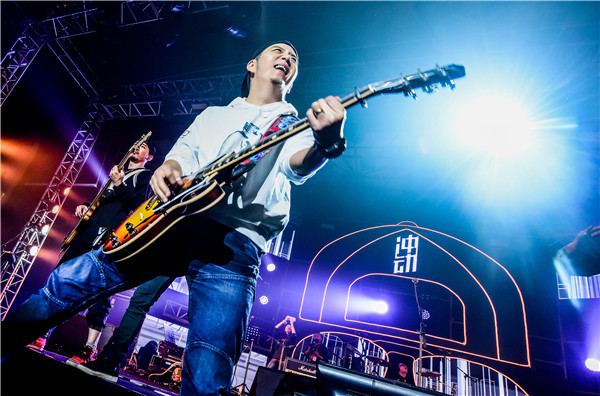 郝云巡演大理站6月3日举行原汁原味展冲动音乐