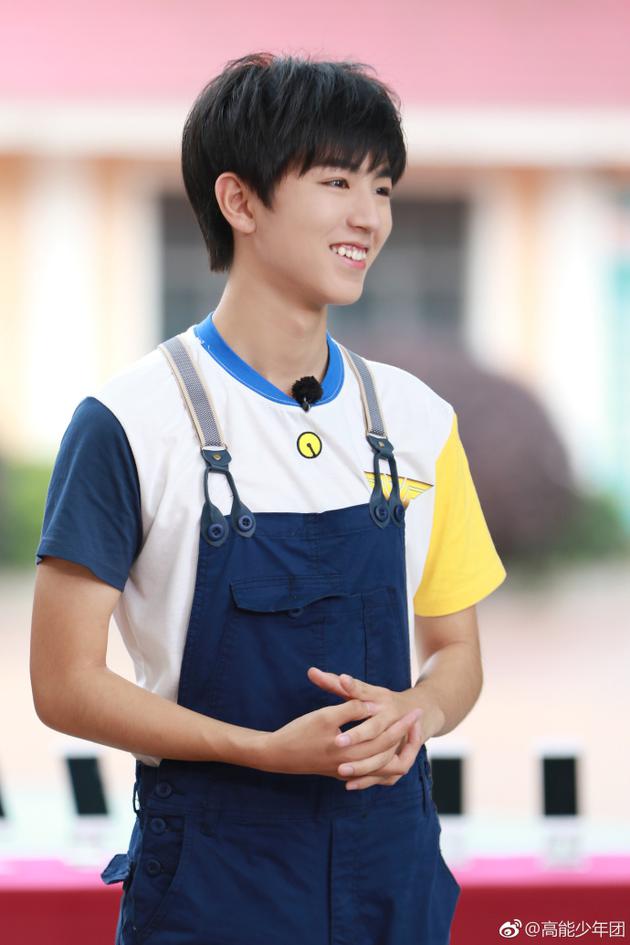 网曝王俊凯参加高考模拟考获赞乖巧有礼貌