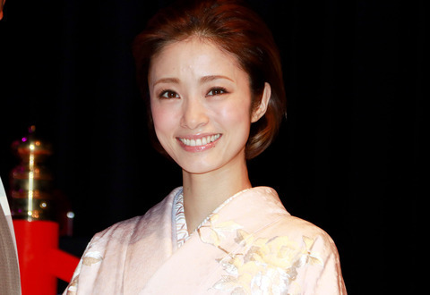 5月24日东京上户彩出席展览会见面会