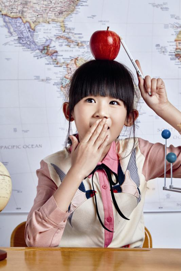 新浪娱乐讯 陆毅大女儿陆雨萱(贝儿)即将推出自己的新曲《number one