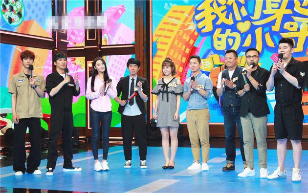 导游小哥们和天天兄弟、张馨予