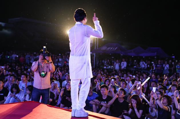 李玉刚感谢大家