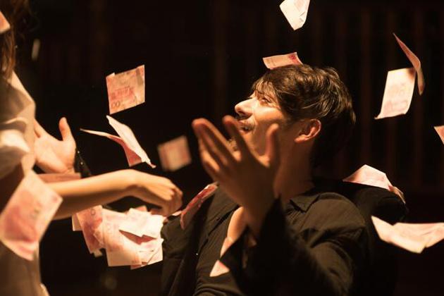 《金钱追杀令》独特镜头表现力 死亡游戏揭露人性