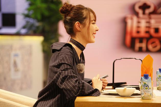 《菜3》米露孙坚各出新意 互赠奇葩伴手礼