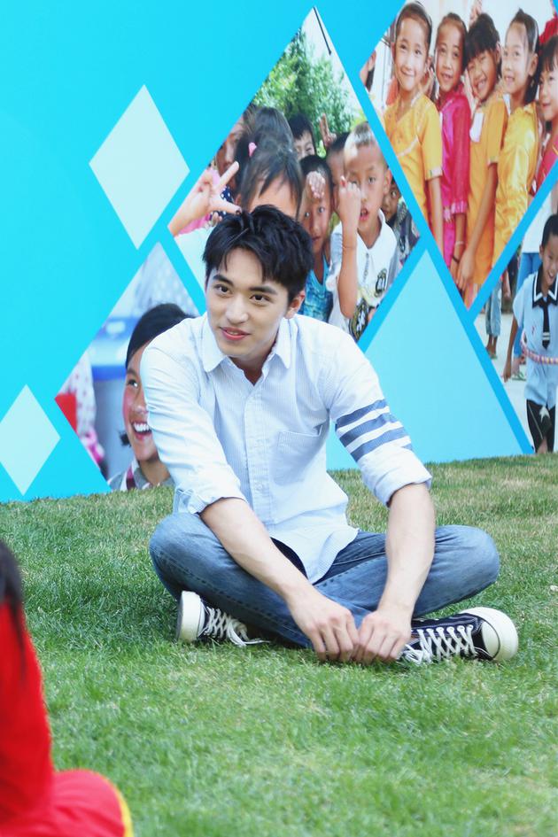 许魏洲出席儿童福利周活动