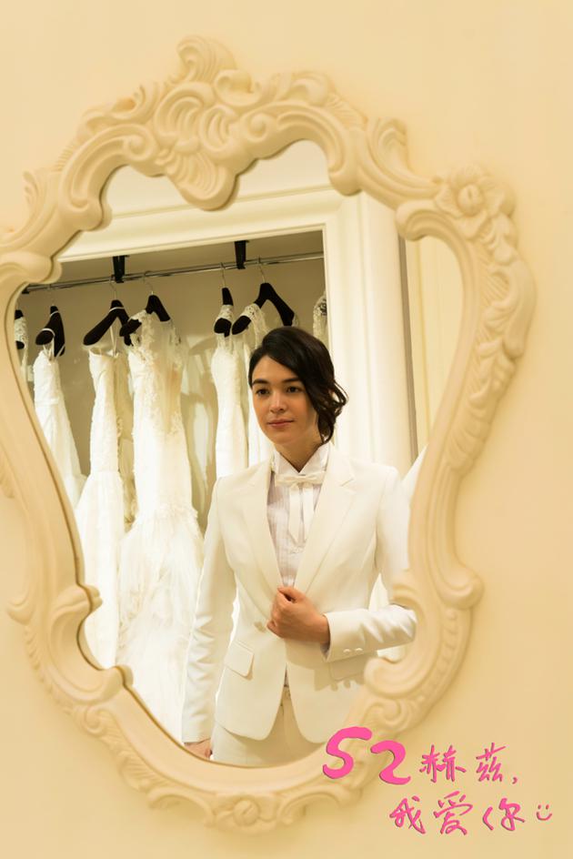 张榕容帅气亮相