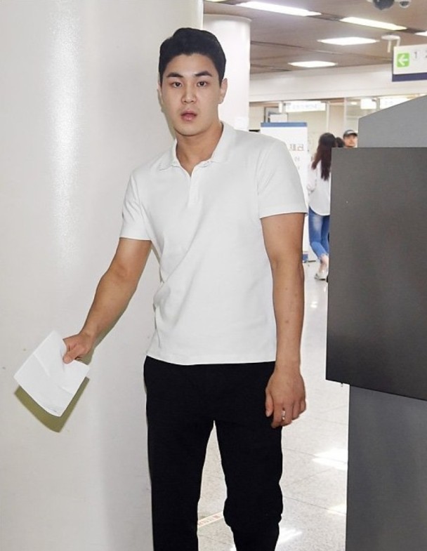 车柱赫现身二审