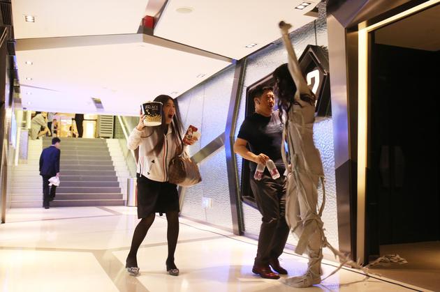 “木乃伊公主”惊吓路人