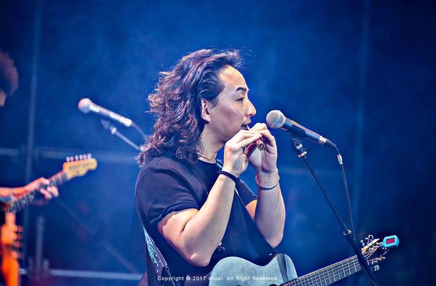 赵照同名专辑正式上线 民谣风格中融入摇滚