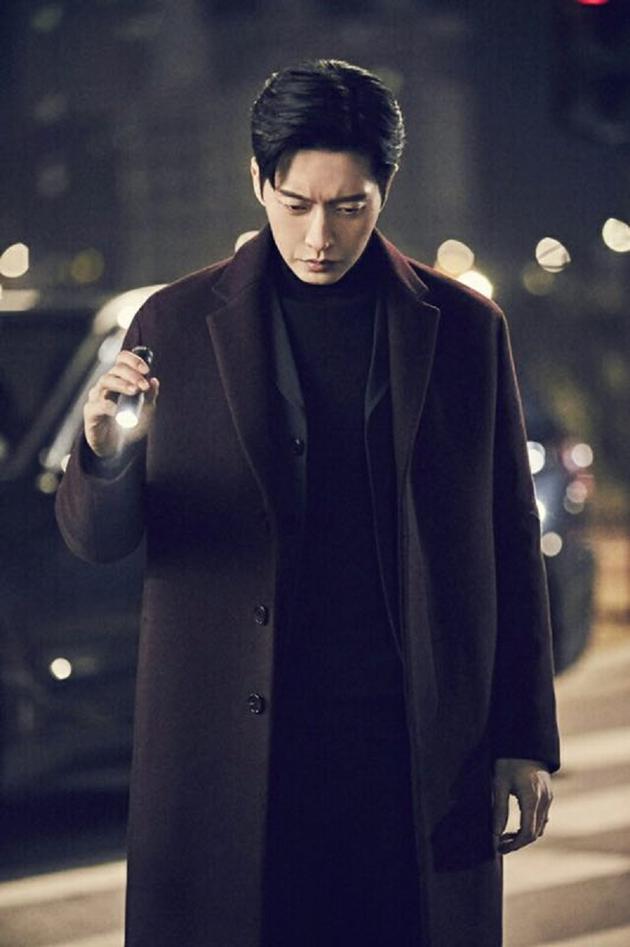 x man)》公开了一组金蔎雨(朴海镇饰)最后反击的预告剧照