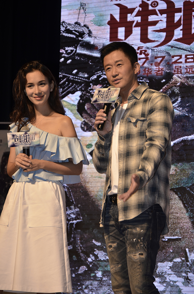 电影《战狼2》哈尔滨路演