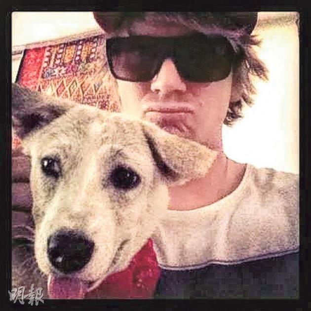 热爱运动的乐基儿曾疯狂迷上滑浪，与外籍滑浪教练Cuz的一段情像浪花来得快也散得快。