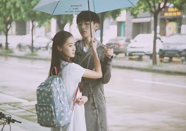 角色海报 新浪娱乐讯 6月9日,国民ip电影《李雷和韩梅梅》正式上映