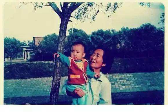 幼时宋冬野与奶奶