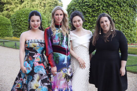 余晚晚参加时尚晚宴