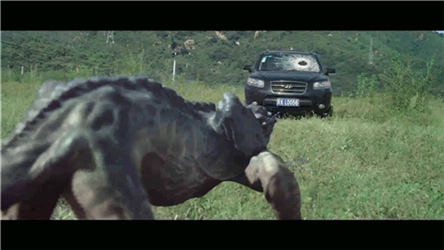 异兽正在准备袭击车辆