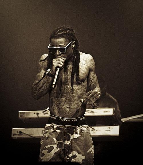 这其中包括说唱歌手里尔-韦恩(lil wayne),克里斯-布朗(chr