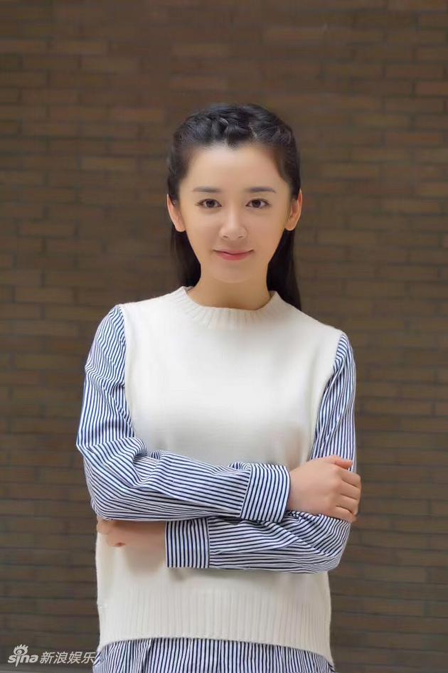 石安妮《西京故事》杀青 与张国强二度合作演父女