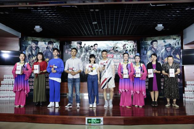 《学生兵》今日热血开播 小张铎上演青春三角虐恋|小