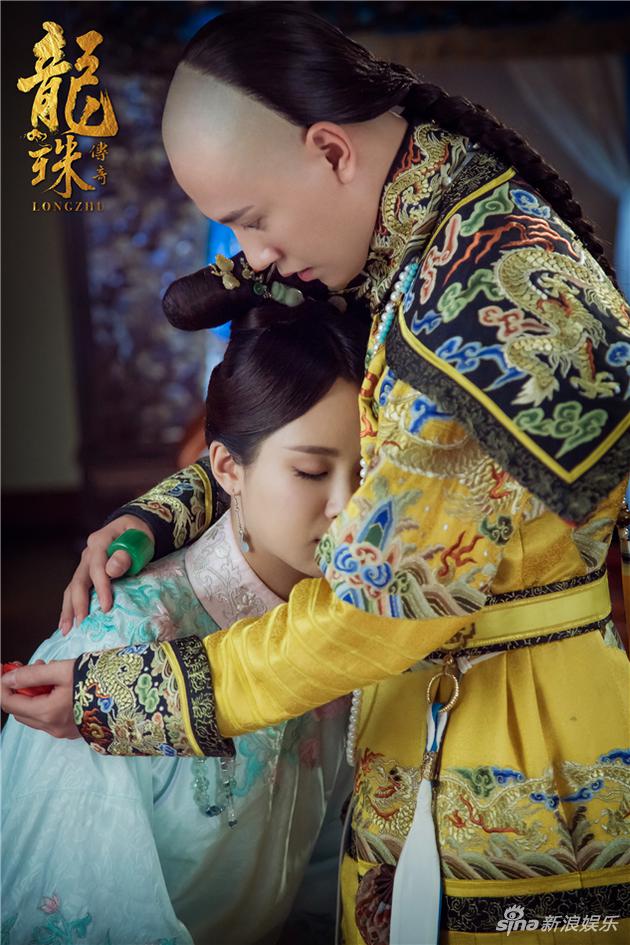 李易欢晕倒在康熙怀中