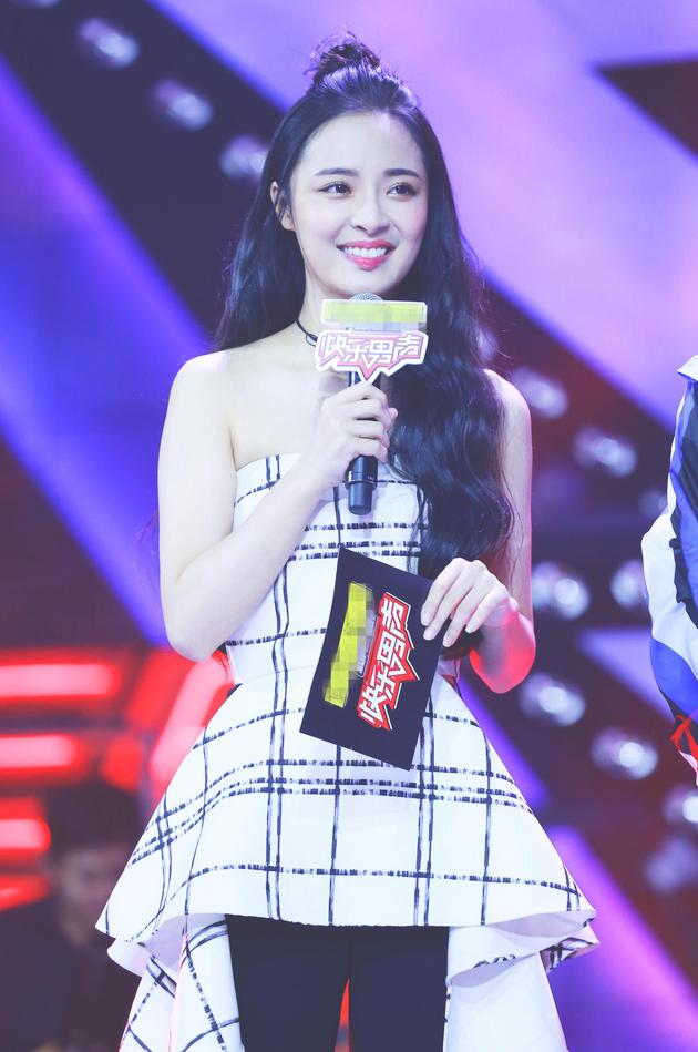 李莎旻子深夜发微博疑似示爱选手