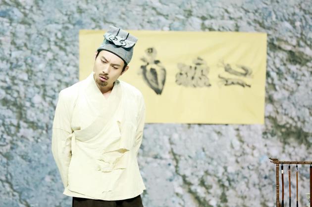 艾伦演绎穷困画家