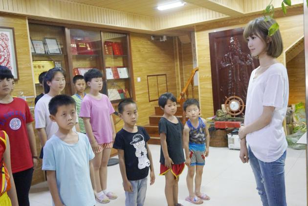 魏小也父亲节传递正能量 慰问“爱心爸爸”柏剑 图3