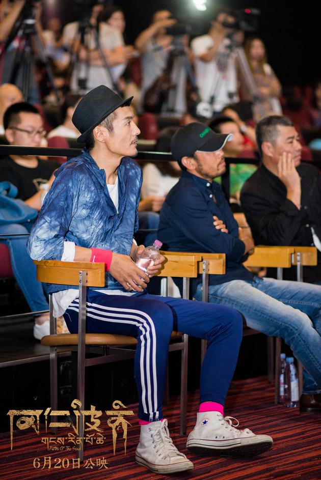 朴树来到《冈仁波齐》首映礼现场