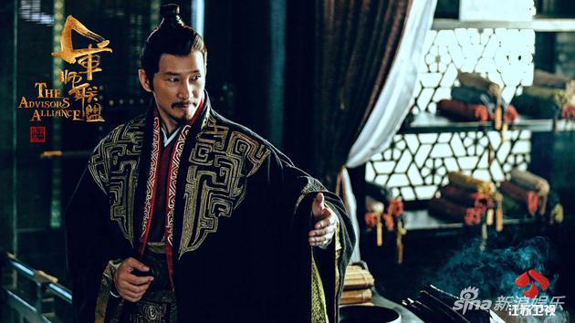 王劲松饰演荀彧