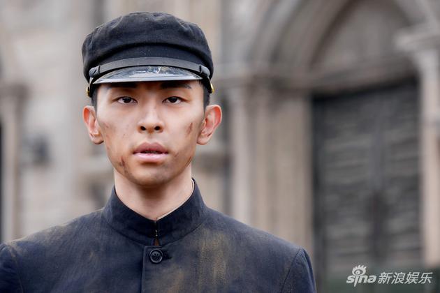 20 12:01:51 新浪娱乐 摘要:《白鹿原》鹿兆海杀倭寇战死沙场,昔日