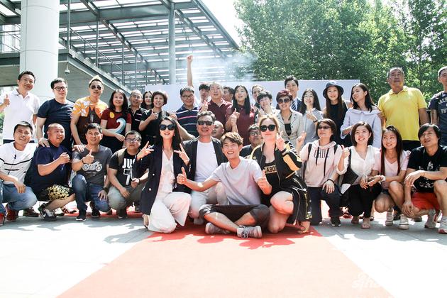 《归去来》开机大合影