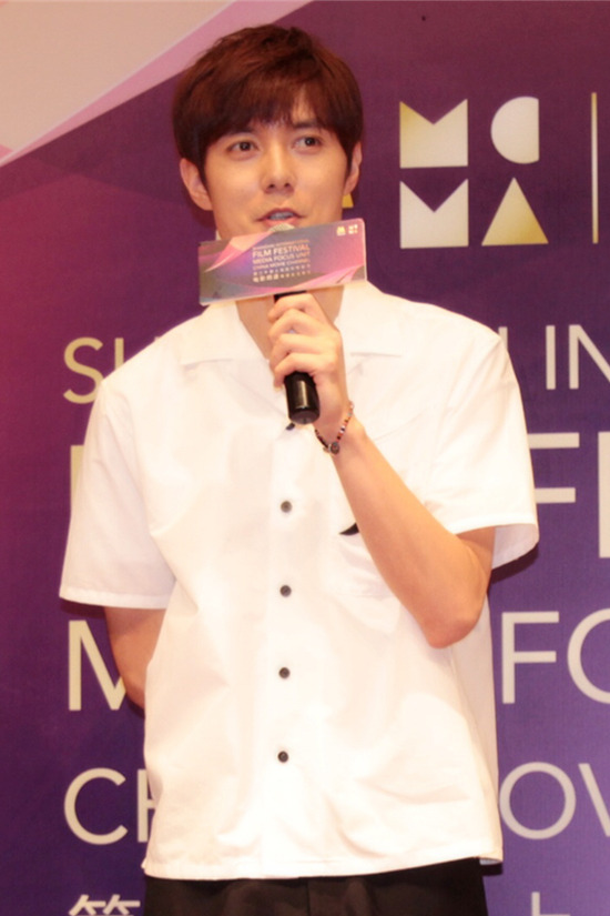 张超称出演《不成问题》很过瘾