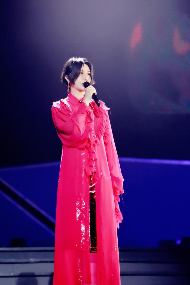 尚雯婕现场演唱原创歌曲