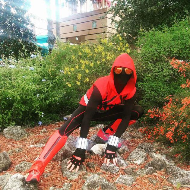 电影《蜘蛛侠：英雄归来》制服DIY活动蜘蛛侠草丛秀技