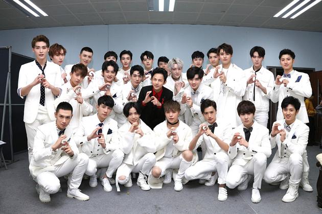 zerog出道520天见面会落幕为黄钧泽惊喜庆生