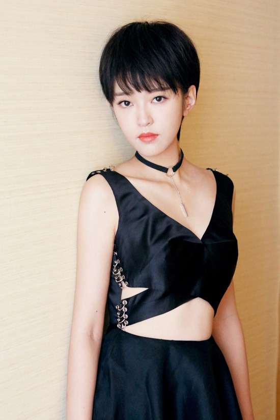 刘泳希《闪光少女》受肯定 获最受传媒关注女配角|闪光少女|刘泳希|上海电影节_新浪娱乐_新浪网