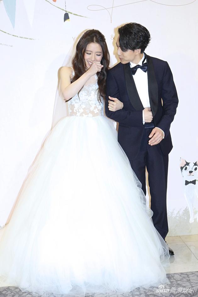 丁文琪面对媒体略显紧张