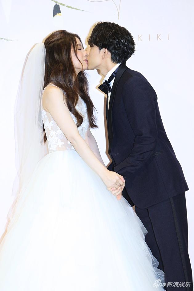林宥嘉与丁文琪相吻