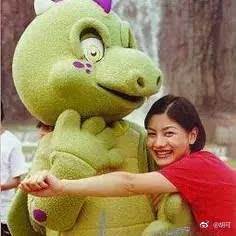 回忆杀 胡可晒小神龙时期旧照 还记得热龙舞吗 手机新浪网