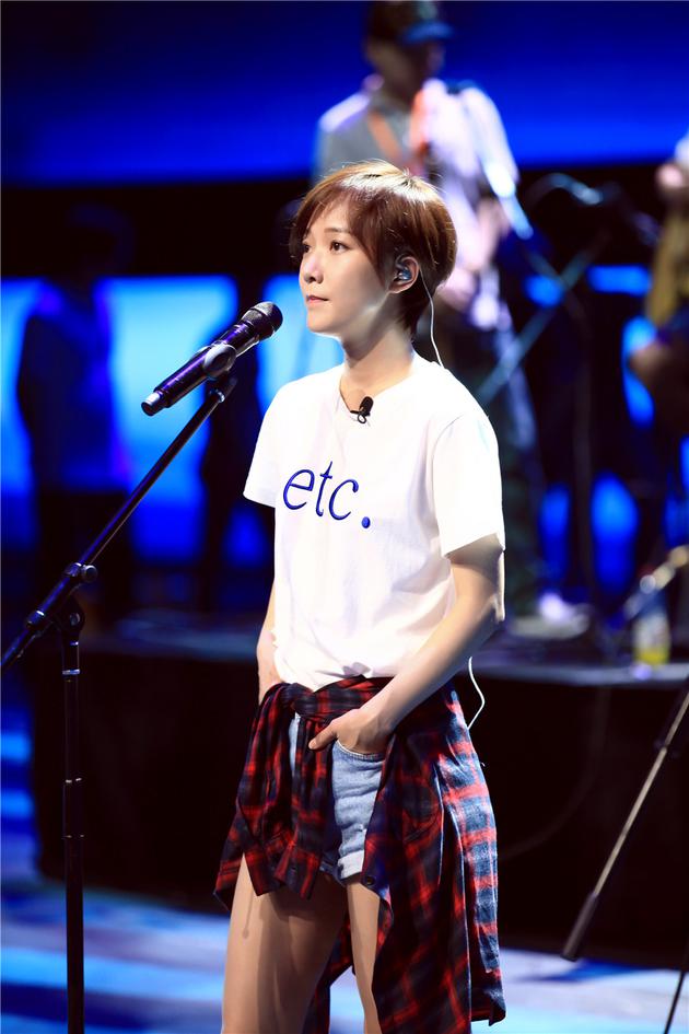 《跨界》王珞丹获"爱豆"朴树帮唱拥抱