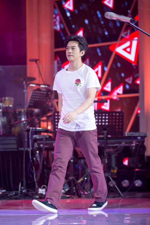 隔空电流舞重出江湖 李健哈尔滨舞王再上线